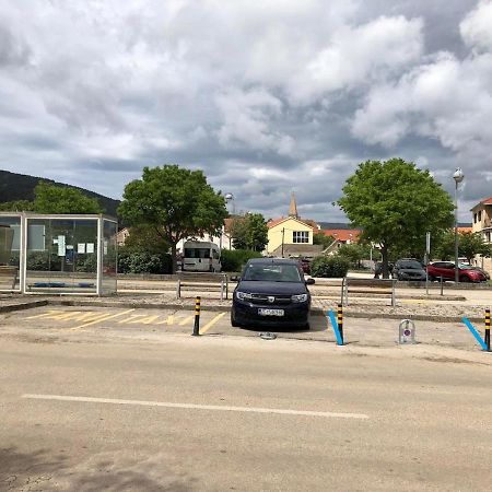 Apartman Knezovic Stari Grad  Exterior photo